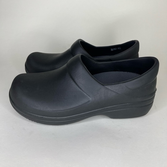 Crocs Shoes Clogs Slip Ons Women Size 8 Slip Resistan Black Rubber - Picture 3 of 13